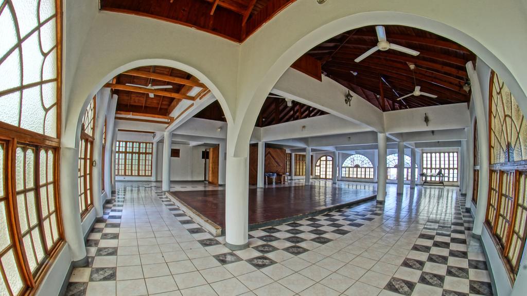 Pure Oasis Resort 内格里尔 外观 照片